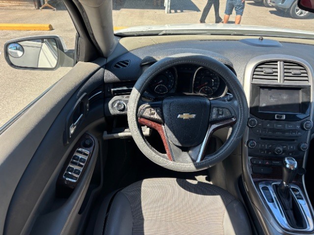 Chevrolet Malibu Vehicle Full-screen Gallery Image 08