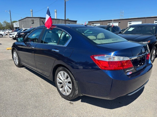 Honda Accord Sedan Vehicle Full-screen Gallery Image 04