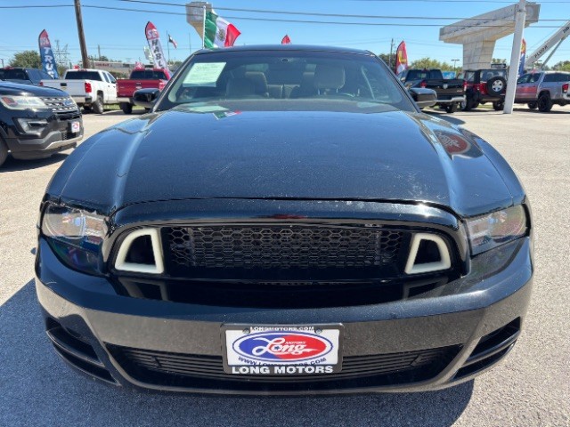Ford Mustang Vehicle Full-screen Gallery Image 02
