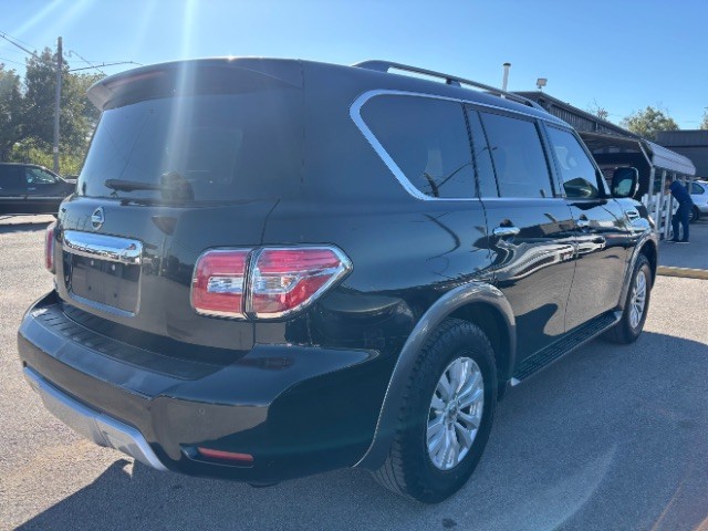 Nissan Armada Vehicle Full-screen Gallery Image 05