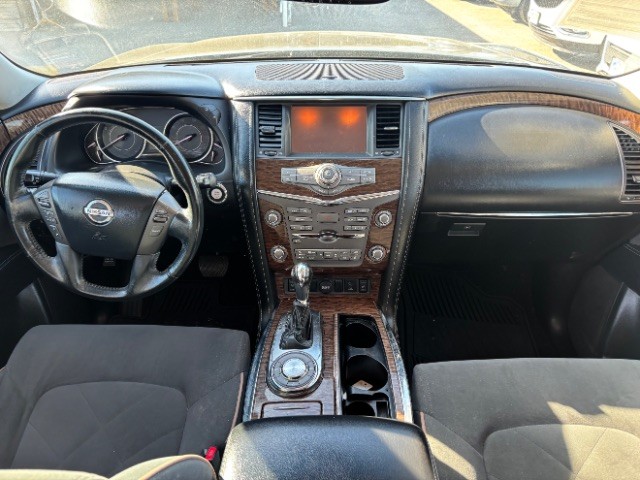 Nissan Armada Vehicle Full-screen Gallery Image 08