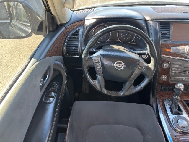 Nissan Armada Vehicle Full-screen Gallery Image 09