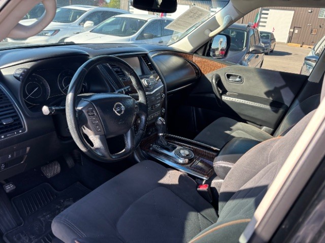 Nissan Armada Vehicle Full-screen Gallery Image 11