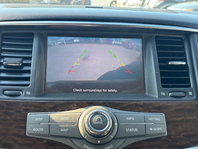 Nissan Armada Vehicle Full-screen Gallery Image 12