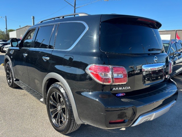 Nissan Armada Vehicle Full-screen Gallery Image 04