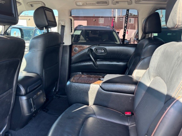 Nissan Armada Vehicle Full-screen Gallery Image 06