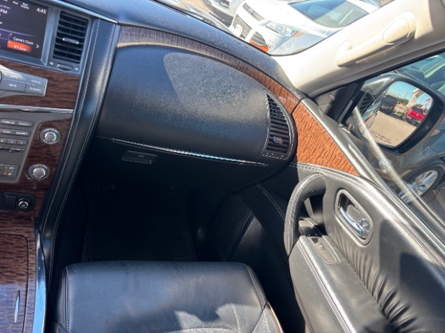 Nissan Armada Vehicle Full-screen Gallery Image 10