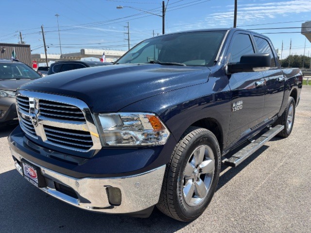Ram 1500 Vehicle Full-screen Gallery Image 03