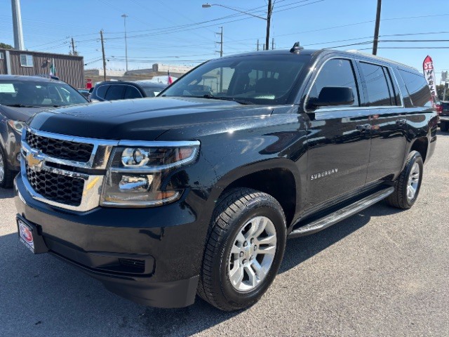 Chevrolet Suburban Vehicle Full-screen Gallery Image 03