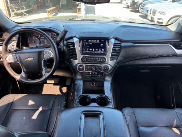 Chevrolet Suburban Vehicle Full-screen Gallery Image 08