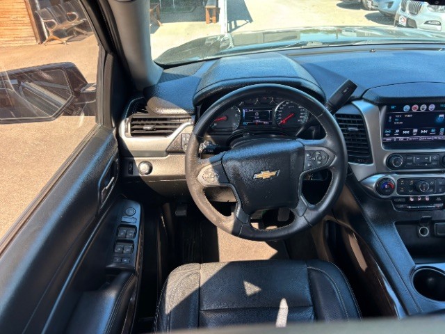 Chevrolet Suburban Vehicle Full-screen Gallery Image 09
