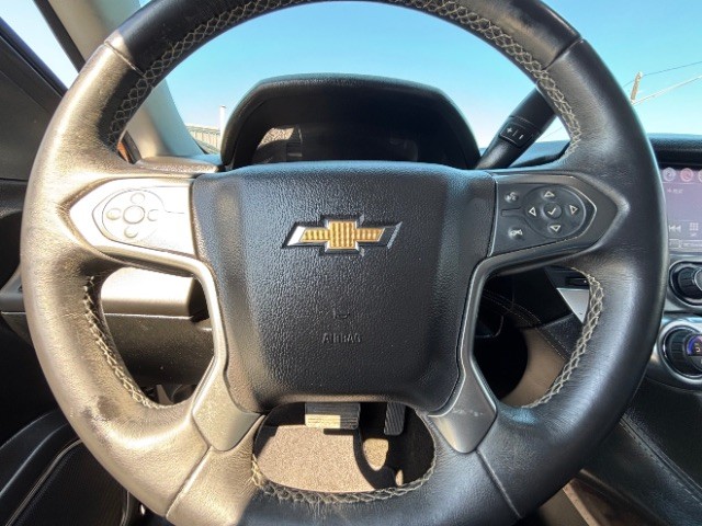 Chevrolet Suburban Vehicle Full-screen Gallery Image 13