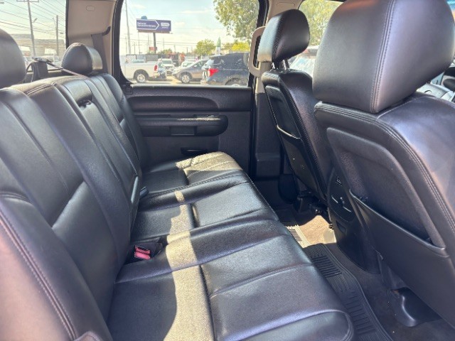 Chevrolet Silverado 1500 Vehicle Full-screen Gallery Image 06