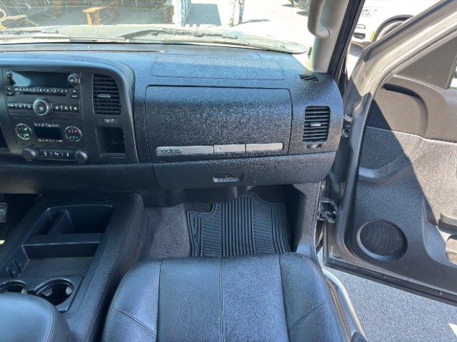 Chevrolet Silverado 1500 Vehicle Full-screen Gallery Image 09