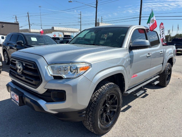 Toyota Tacoma 2WD Vehicle Full-screen Gallery Image 03