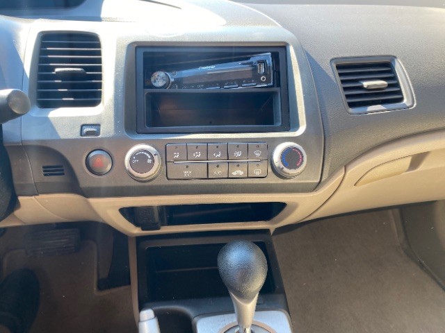 Honda Civic Sedan Vehicle Full-screen Gallery Image 12