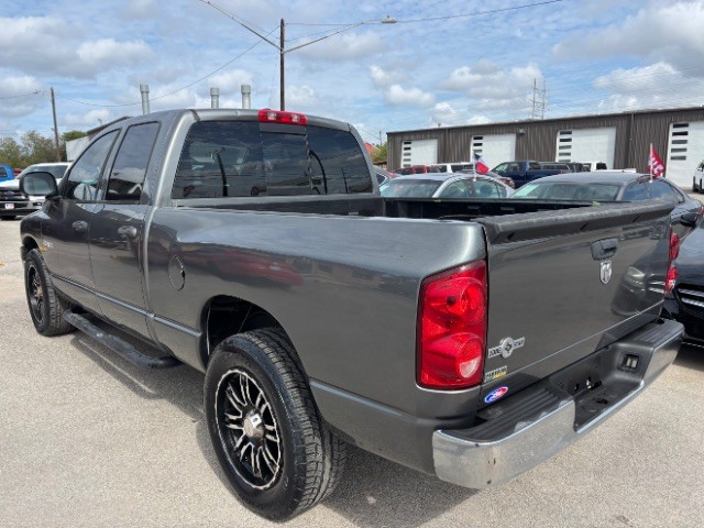 Dodge Ram 1500 Vehicle Full-screen Gallery Image 04