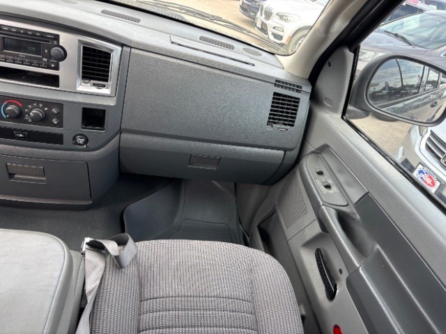 Dodge Ram 1500 Vehicle Full-screen Gallery Image 09