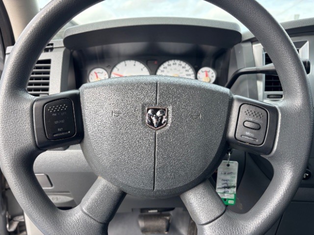 Dodge Ram 1500 Vehicle Full-screen Gallery Image 11