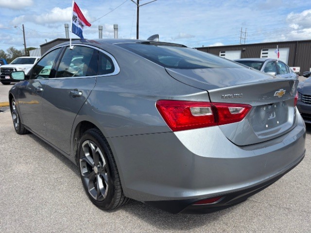 Chevrolet Malibu Vehicle Full-screen Gallery Image 04