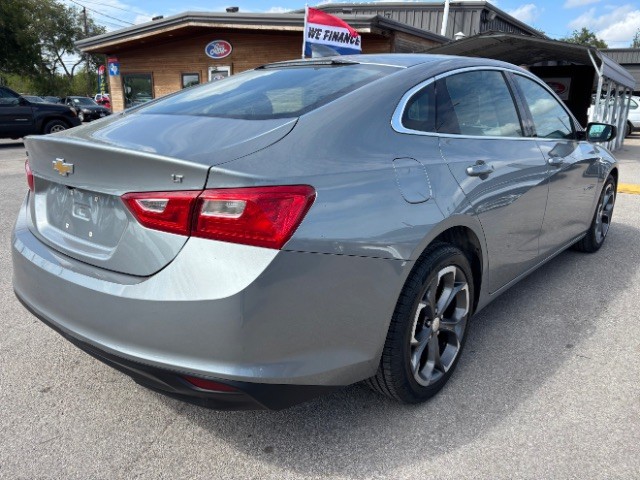 Chevrolet Malibu Vehicle Full-screen Gallery Image 05