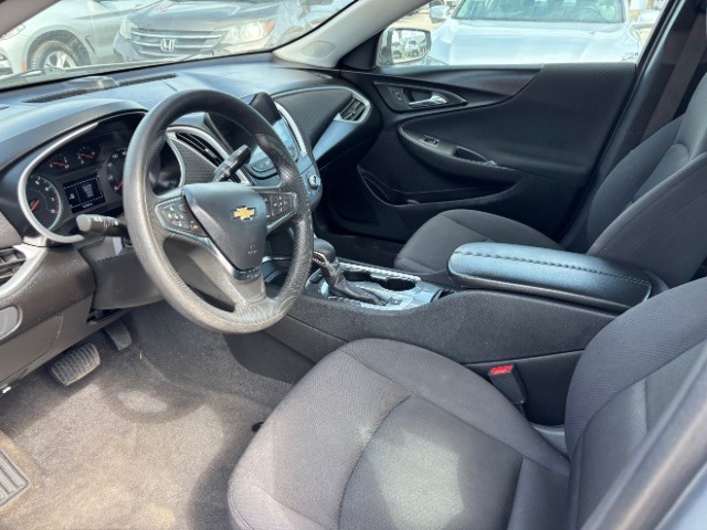 Chevrolet Malibu Vehicle Full-screen Gallery Image 10