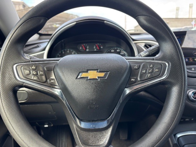 Chevrolet Malibu Vehicle Full-screen Gallery Image 11