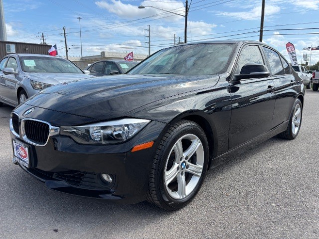 BMW 3 Series Vehicle Full-screen Gallery Image 03