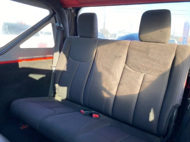 Jeep Wrangler Vehicle Full-screen Gallery Image 07