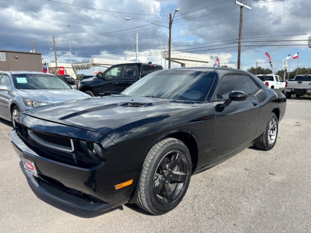 Dodge Challenger Vehicle Full-screen Gallery Image 03