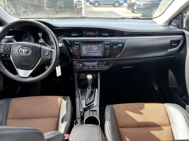 Toyota Corolla Vehicle Full-screen Gallery Image 07