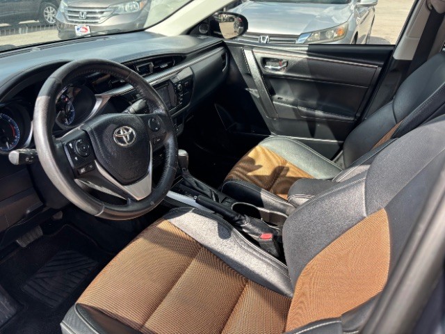 Toyota Corolla Vehicle Full-screen Gallery Image 10