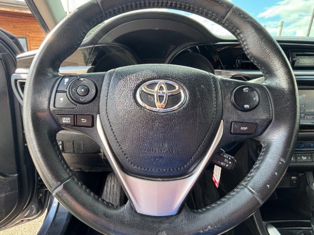 Toyota Corolla Vehicle Full-screen Gallery Image 12
