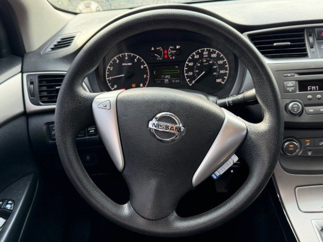 Nissan Sentra Vehicle Full-screen Gallery Image 10