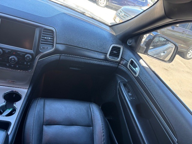 Jeep Grand Cherokee Vehicle Full-screen Gallery Image 09