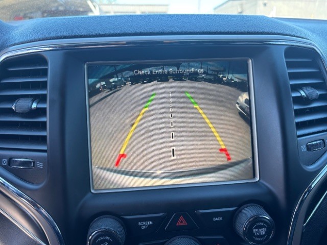 Jeep Grand Cherokee Vehicle Full-screen Gallery Image 11