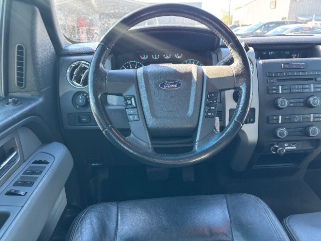 Ford F-150 Vehicle Full-screen Gallery Image 08