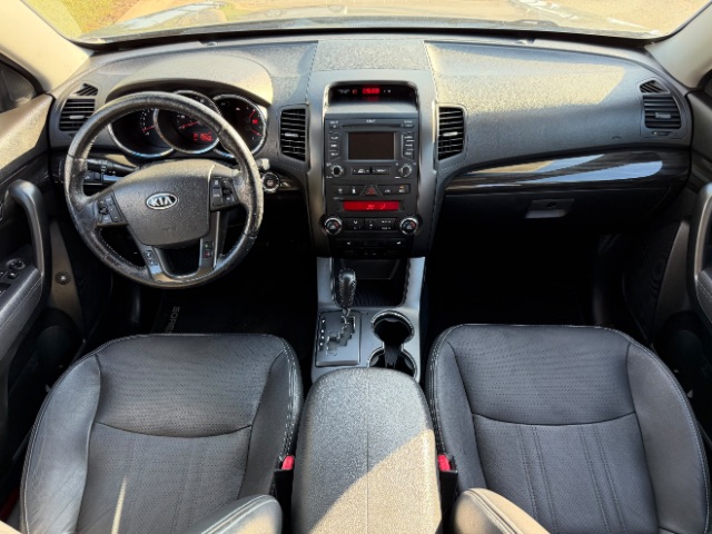Kia Sorento Vehicle Full-screen Gallery Image 06