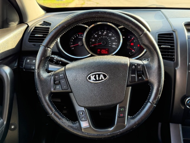 Kia Sorento Vehicle Full-screen Gallery Image 11