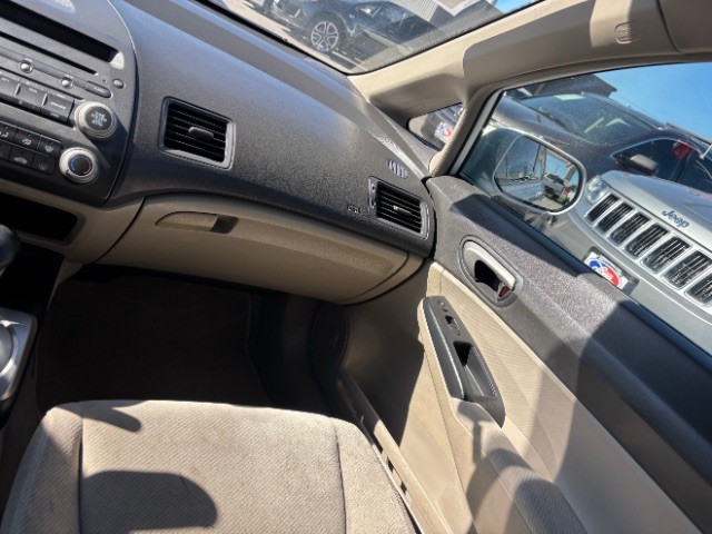 Honda Civic Sedan Vehicle Full-screen Gallery Image 09