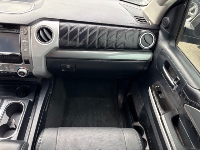 2019 Toyota Tundra 4WD SR5 5.7L V8, photo 10