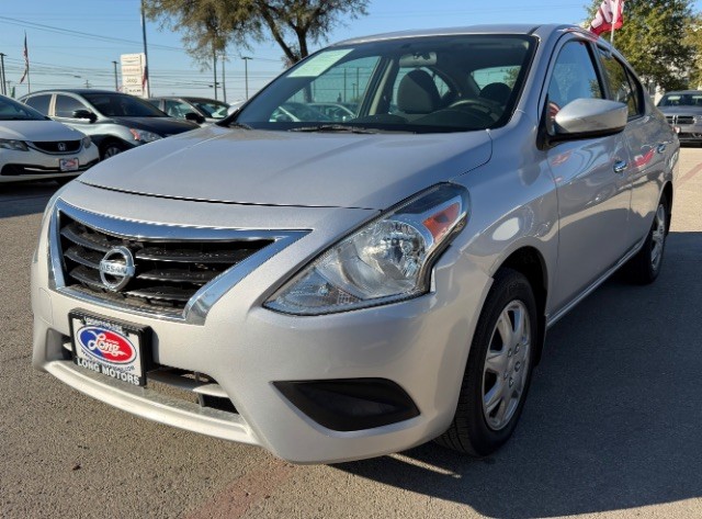 Nissan Versa Sedan Vehicle Full-screen Gallery Image 03