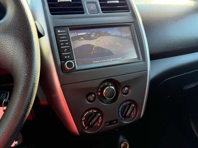 Nissan Versa Sedan Vehicle Full-screen Gallery Image 11