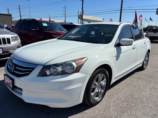 Honda Accord Sedan Vehicle Full-screen Gallery Image 03