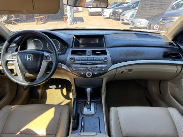 Honda Accord Sedan Vehicle Full-screen Gallery Image 07