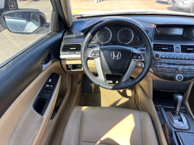 Honda Accord Sedan Vehicle Full-screen Gallery Image 08