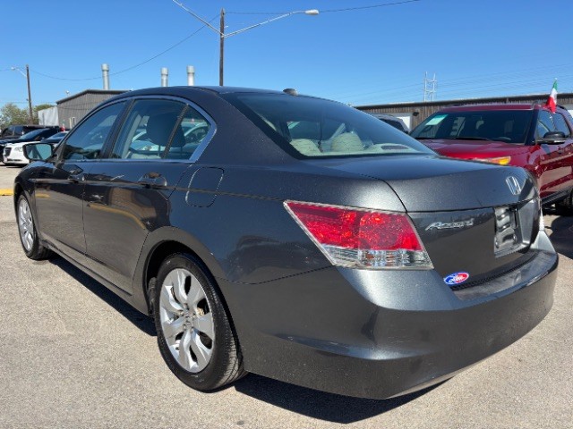 Honda Accord Sedan Vehicle Full-screen Gallery Image 04