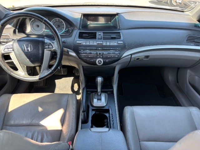 Honda Accord Sedan Vehicle Full-screen Gallery Image 07