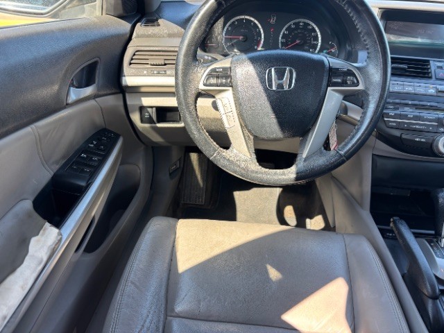 Honda Accord Sedan Vehicle Full-screen Gallery Image 08