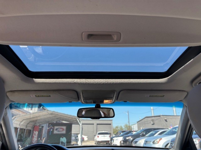 Honda Accord Sedan Vehicle Full-screen Gallery Image 10